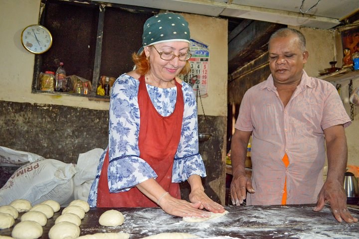 Sri Lankan Traditional Bakery Experience from Panadura - Photo 1 of 11